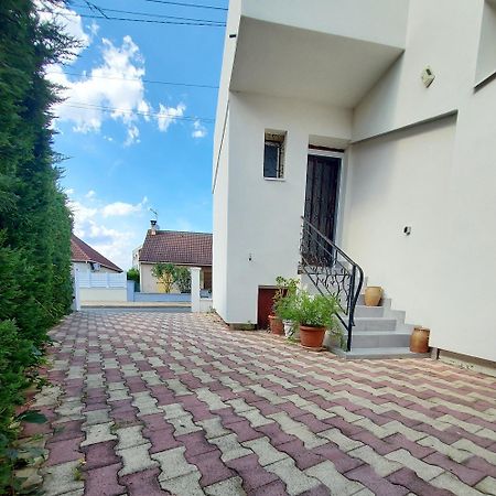 Appartement Meuble Avec Deux Chambres Мулин Екстериор снимка