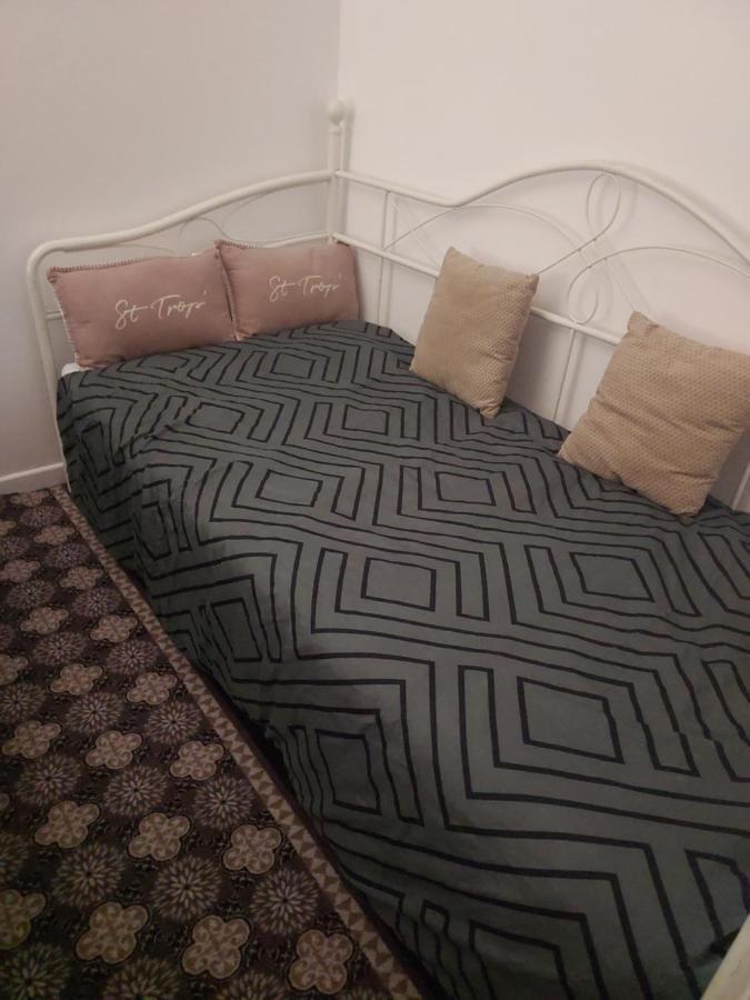 Appartement Meuble Avec Deux Chambres Мулин Екстериор снимка